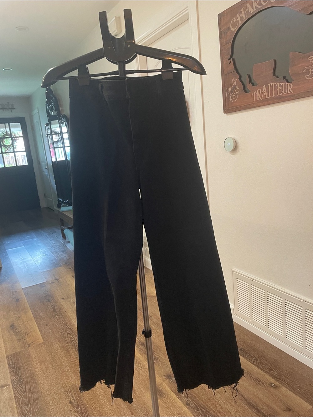 Women’s Black Ankle Crop Jeans